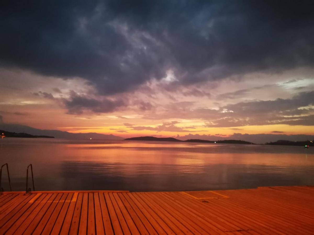 Limon Otel Foça Exterior foto